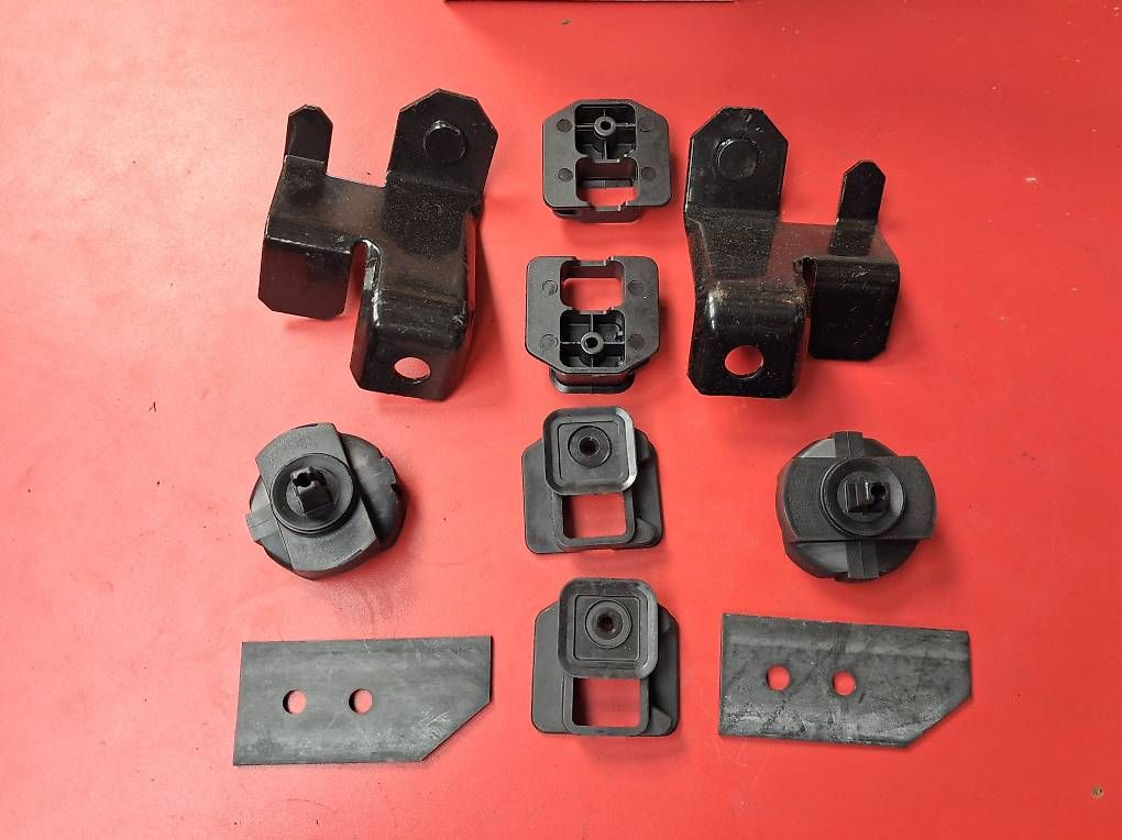 Tutti pezzi di ricambio auto: Opel Stossstangenhalter 16 14 072 – Usato da Huttwil venduto da kadett_78