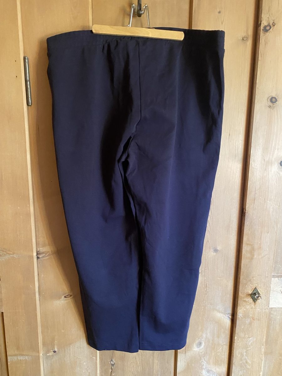 Pantaloni: Dunkelblaue Jerseyhose Größe 48 – Usato da Scuol venduto da frosch85 1