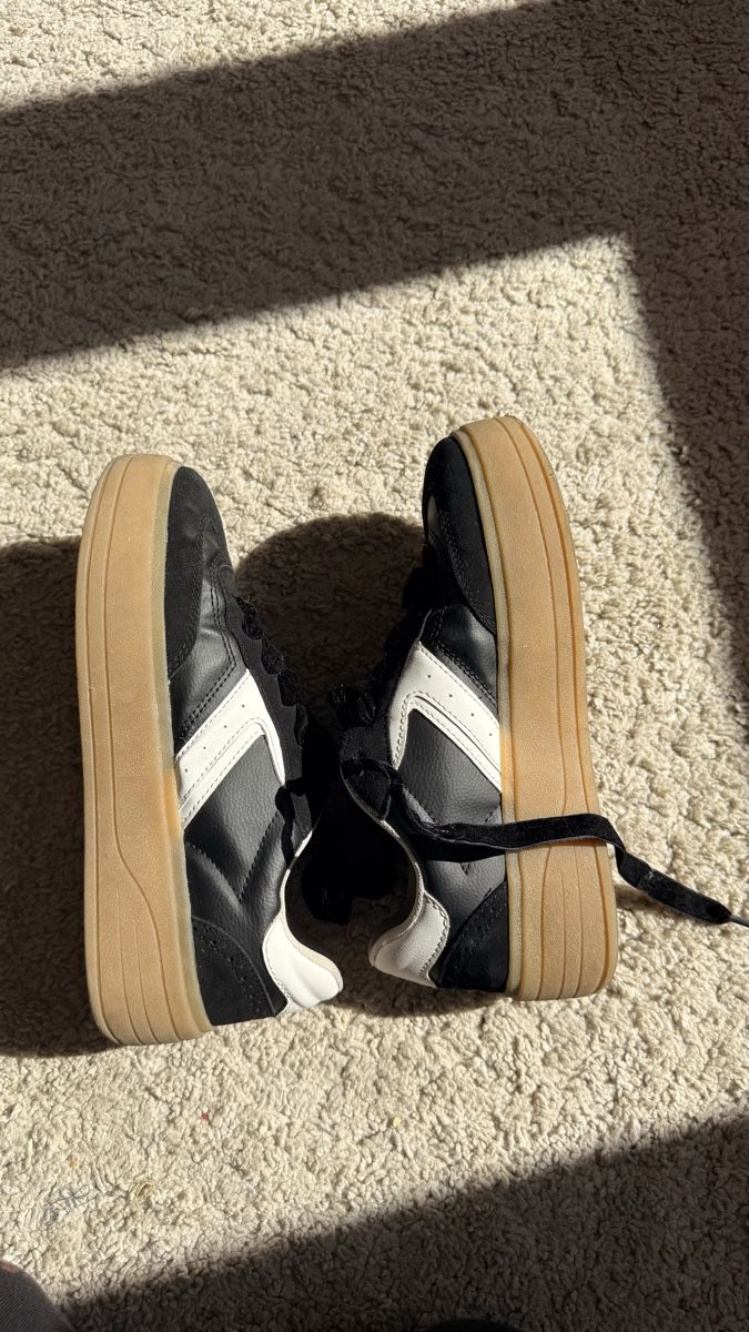 Bershka Scarpe da donna: Bershka Turnschuhe Größe 37. – Usato da Arbon venduto da mau_52qv