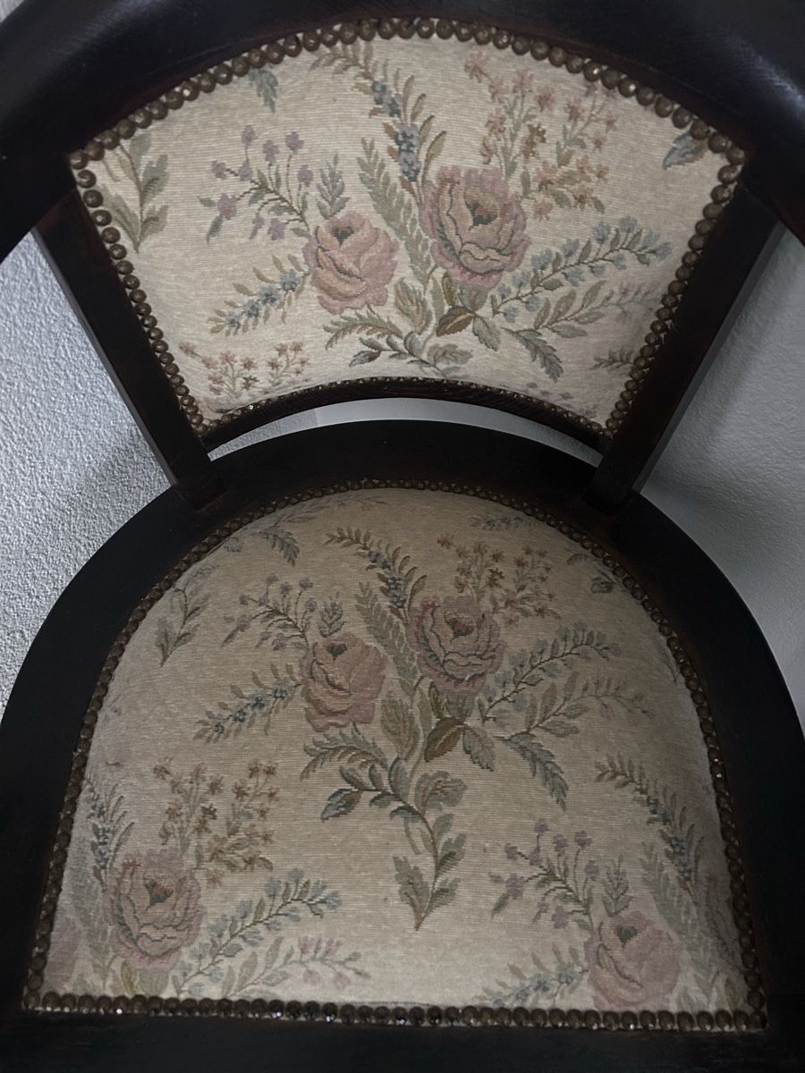 Sedie: Antiker Holzstuhl mit Blumenmuster – Usato da Zofingen venduto da Froggylonglong 2