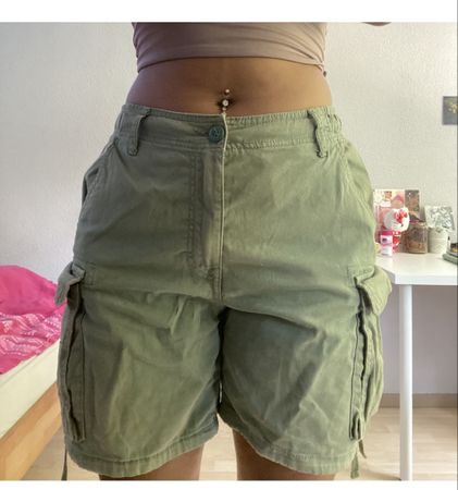 Bershka Cargo Shorts Khaki Grösse L guter Zustand