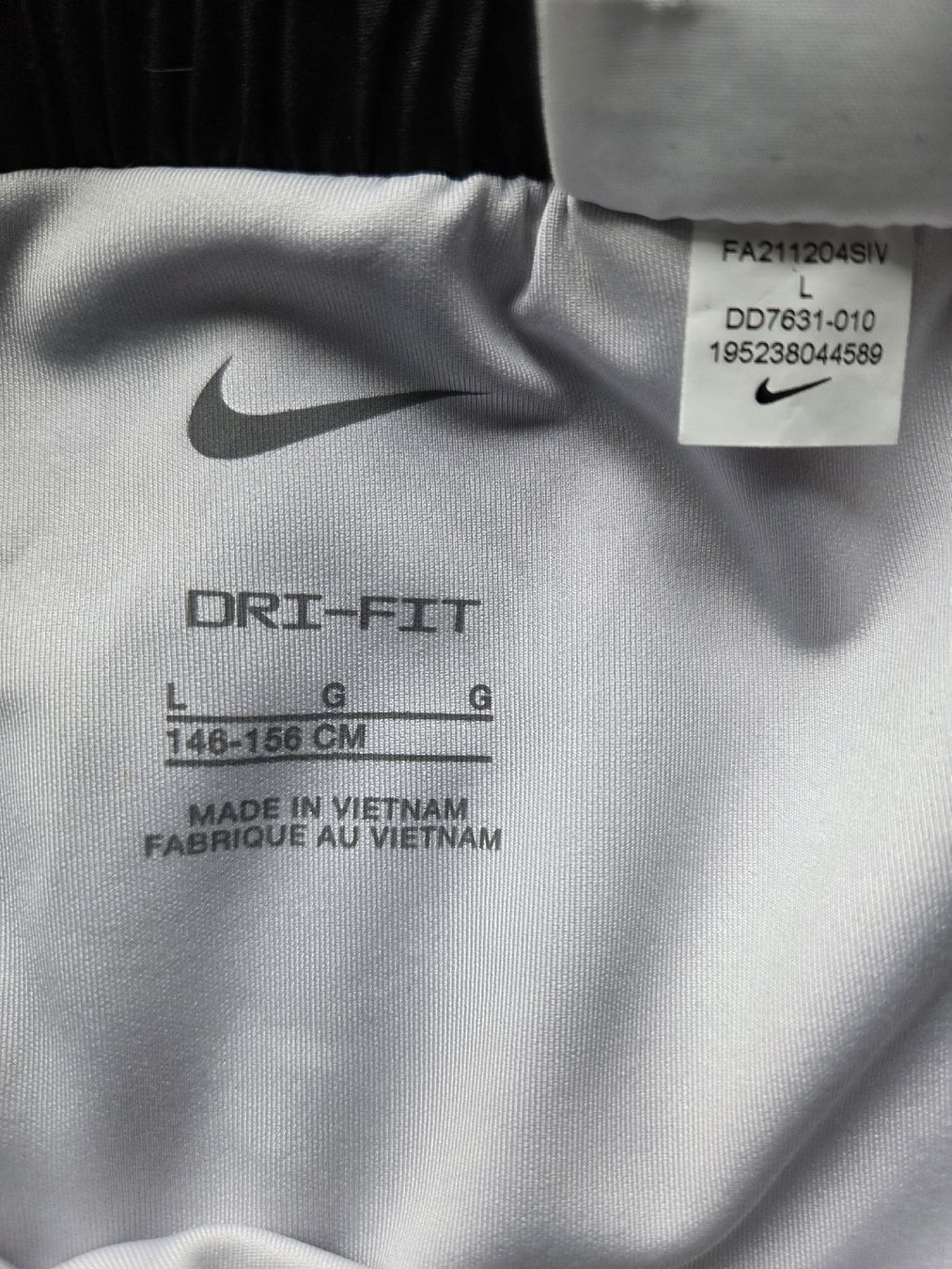 Nike Pantaloni: Nike Shorts Gr.146 – Nuovo (secondo la descrizione) da Kölliken venduto da aninavera 2