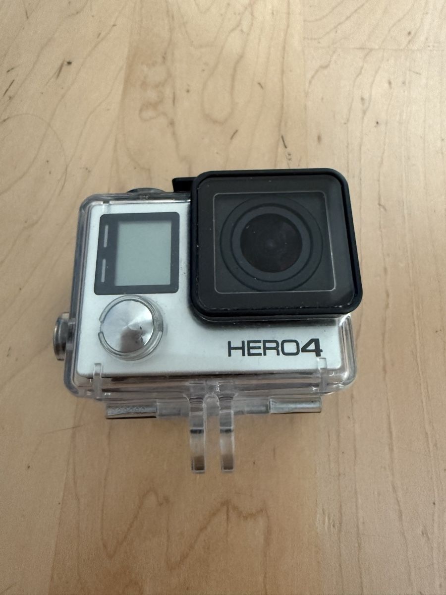 Gopro Action Cam: GoPros mit diversem Zubehör – Gebraucht aus Zürich von fionaolivia 1