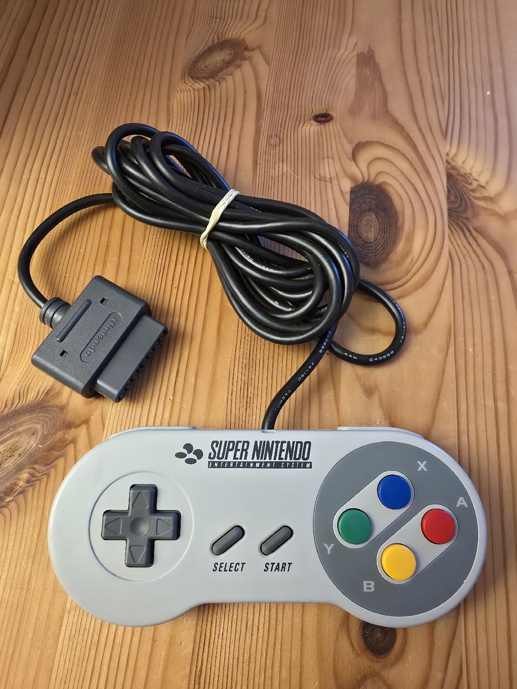Nintendo Controller: 3x Original SNES Controller in TOP Zustand – Usato da Schaffhausen venduto da JG1234