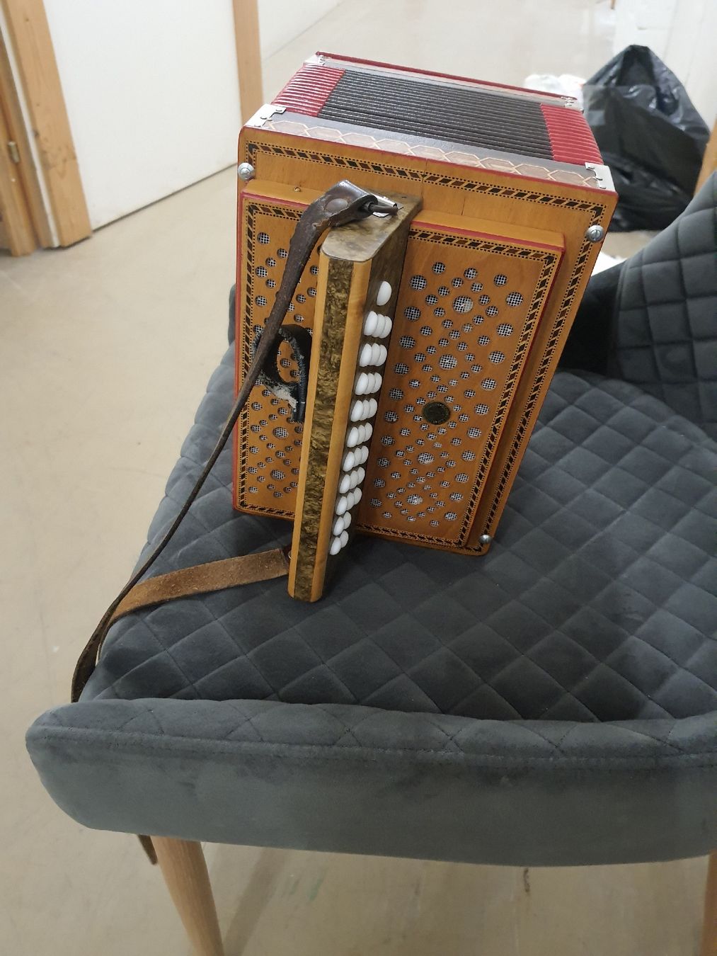 Eichhorn Strumenti musicali: Eichhorn orgeli ton B  – Usato da Pont-de-la-Morge venduto da Mirabelle0 9
