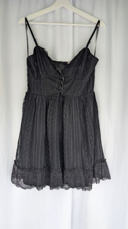 Kleid schwarz Grösse M, Spitzenkleid mit Schnürung