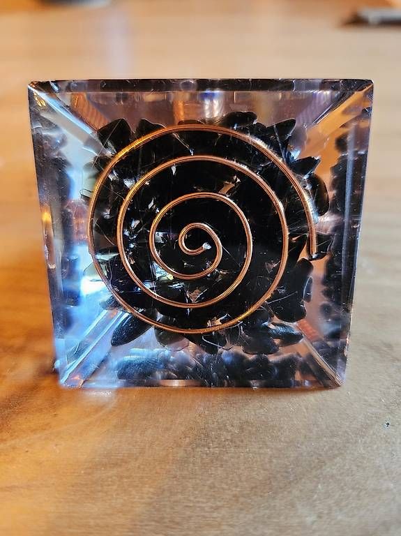 Mineralien & Heilsteine: Orgon Pyramide – Neu und originalverpackt aus Cazis von Morrisb 1