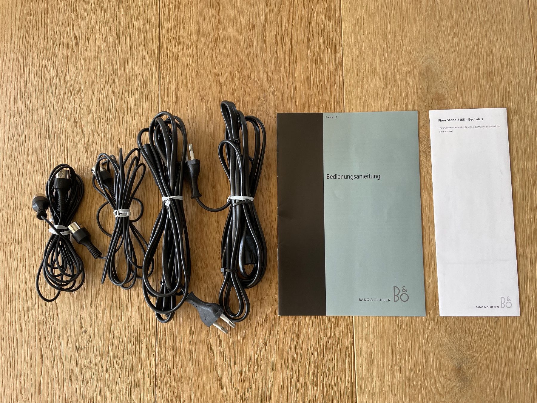 Bang & Olufsen Lautsprecher: BeoLab 3 Lautsprecher mit Standfuss – Gebraucht aus Menznau von LU_6018 4