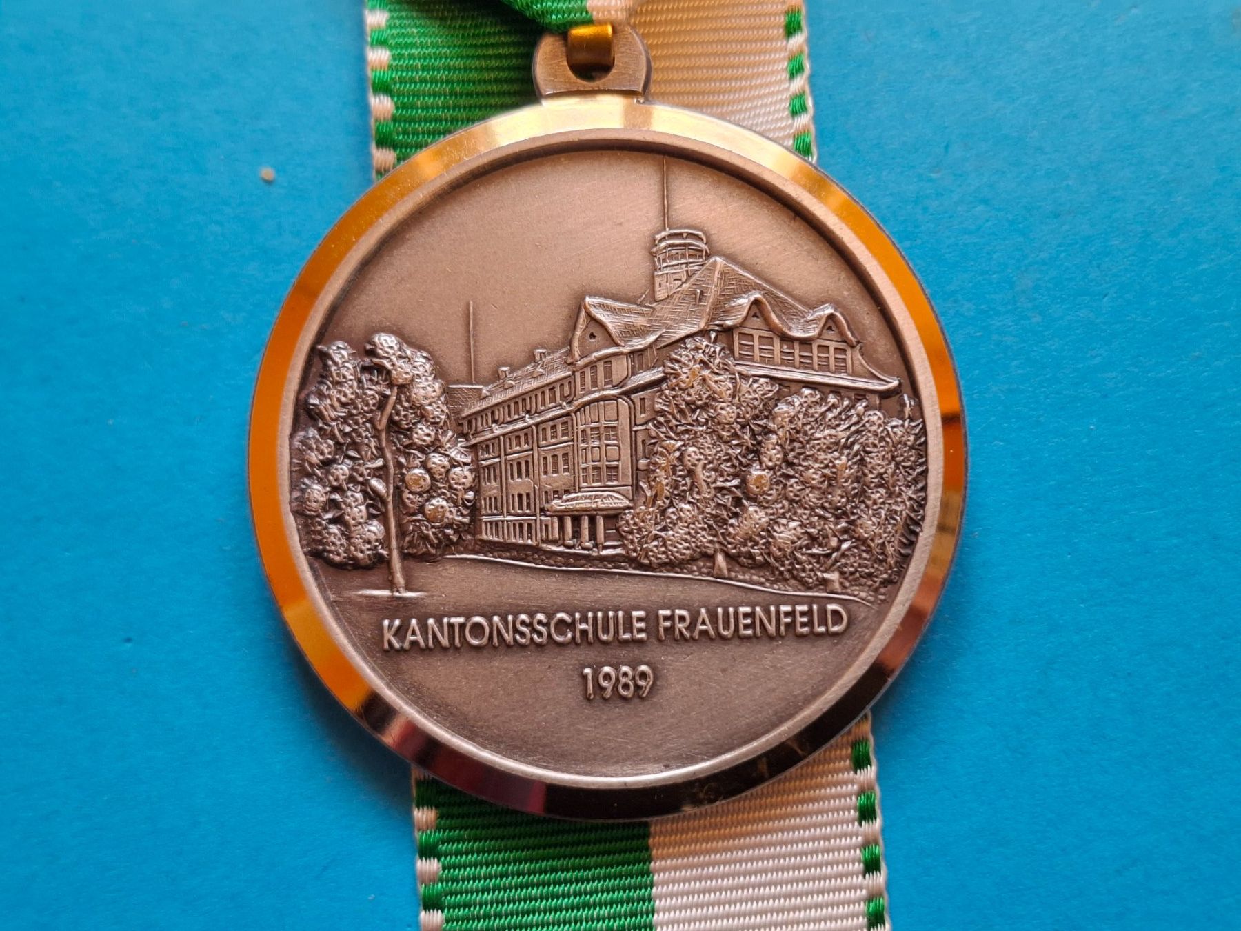 Medaglie: Frauenfeld Kantonsschule 1989 (A136) – Usato da Schwanden GL venduto da Suvorov