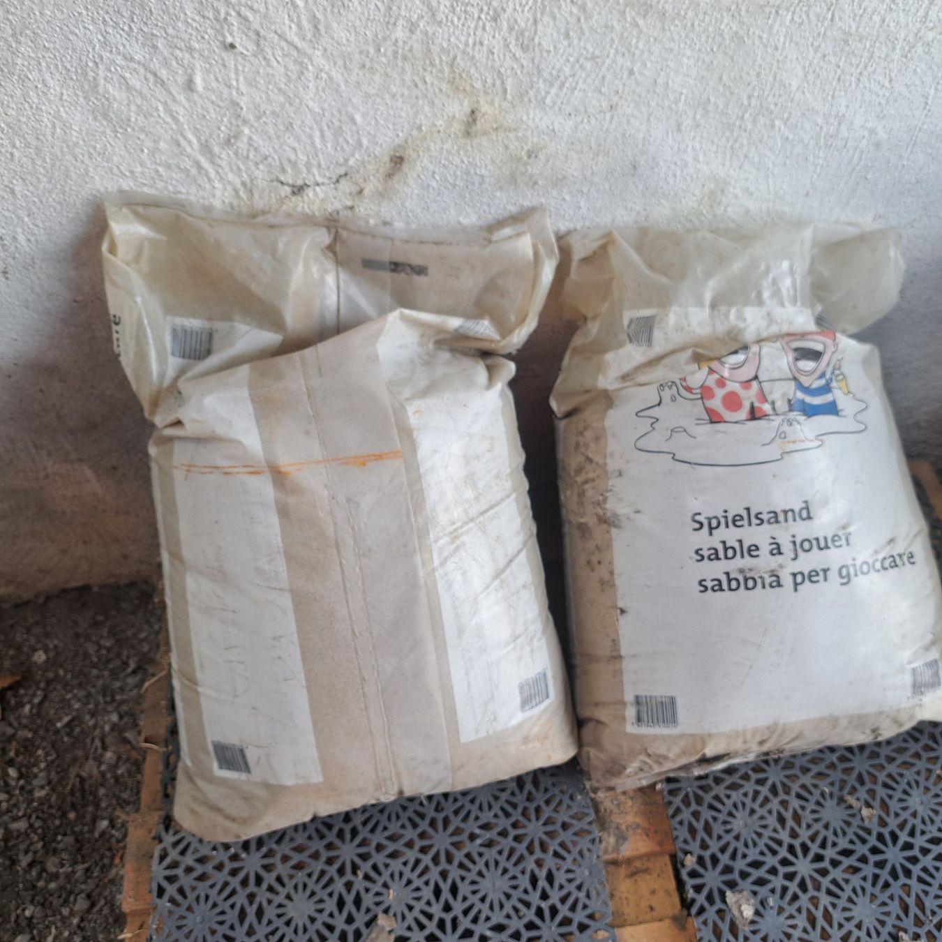 Sandkasten: 2 sack spielsand 40 kg – Neu (gemäss Beschreibung) aus Benzenschwil von 007tinu 1