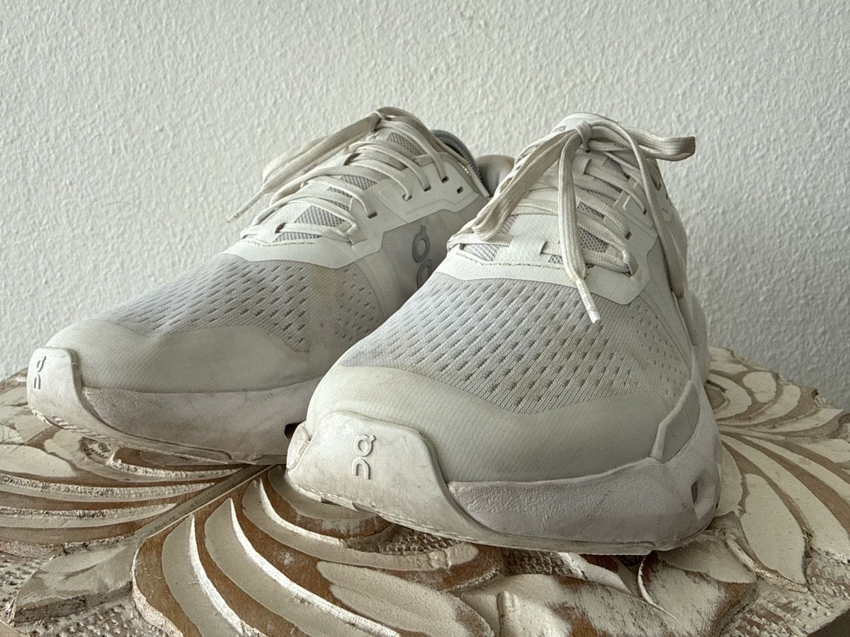 On Chaussures hommes: ON Cloudace Laufschuhe Weiss Grösse 42.5 – D'occasion à Zürich par sha_vw65 1