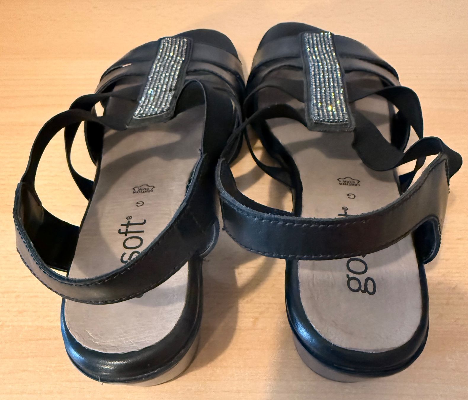 Scarpe da donna: Sandales Noirs Gosoft taille 38 en cuir – Usato da Genève venduto da lac_pf6t 1