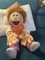 Handpuppe Mädchen lachend orange Blumen Grösse 60cm gut erha