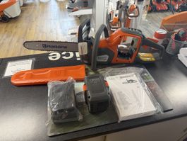 Husqvarna Akku Säge 225i, 35cm Schwert mit Akku / Ladegerät