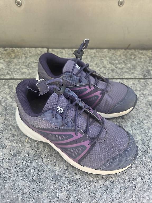 Salomon Chaussures filles: Salomon Trekkingschuhe Gr. 29 – D'occasion à Jona par bluefeeling