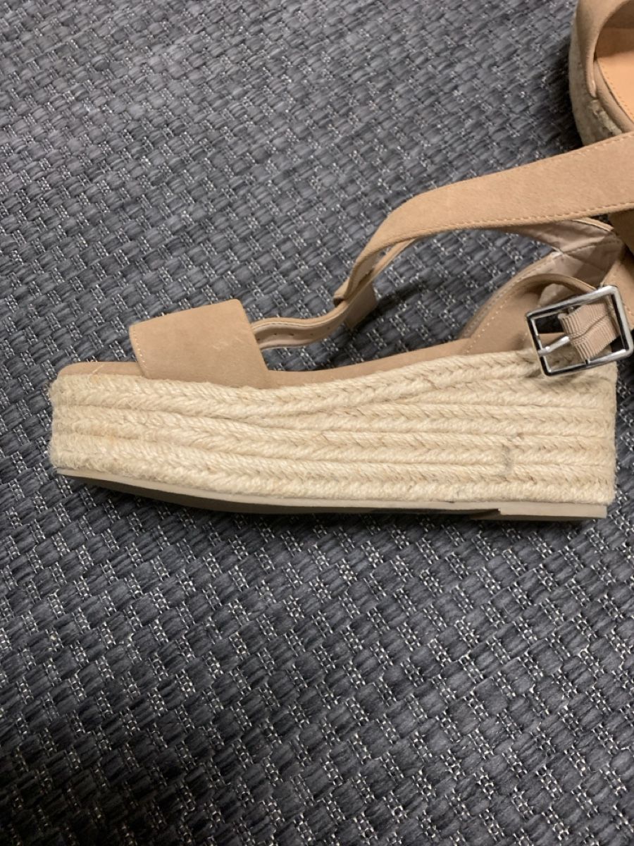 Scarpe da donna: Sandalen gr 37 dunkelbeige neuu – Usato da Bad Zurzach venduto da Cuore34 4