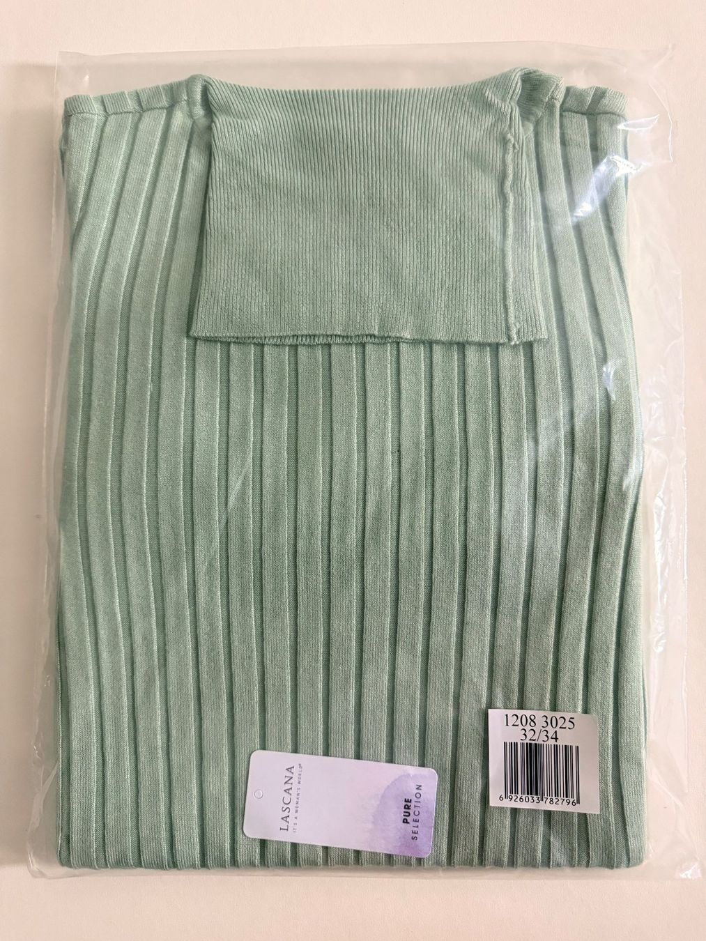 Lascana Pulls & Sweat-shirts: LASCANA, Rollkragen-Pullover Langarm, Grösse 32/34, Mintgrün – Neuf avec emballage d'origine à Rudolfstetten par gst_g7xl 4