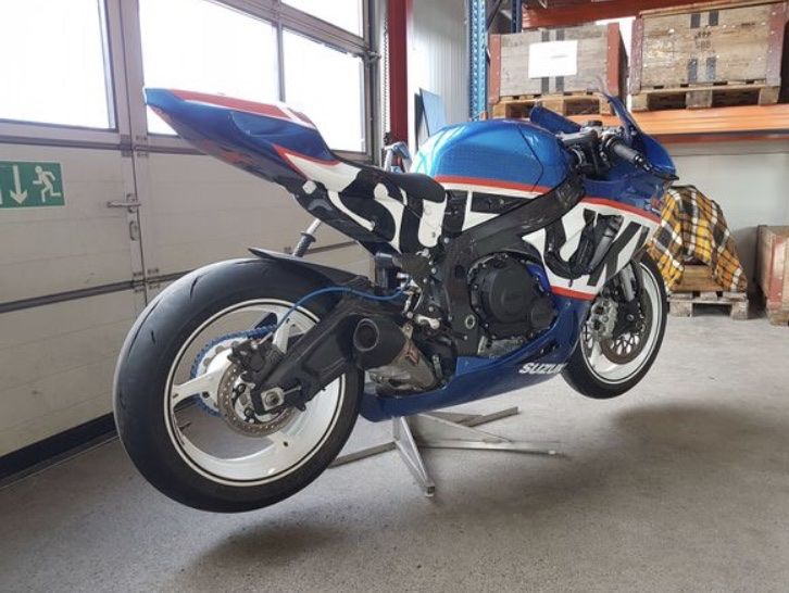 Suzuki Route: Suzuki GSX-R 600 L1 Racing Motorrad – D'occasion à BERINGEN par fiat126 1