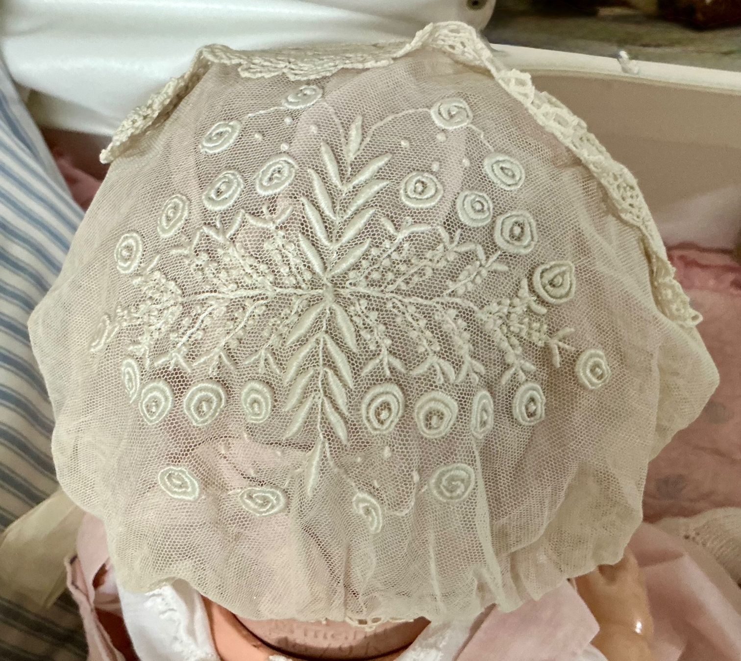 Bambole: URALTES BABYHÄUBCHEN 1880 – Usato da Zell LU venduto da Silvermemory 2