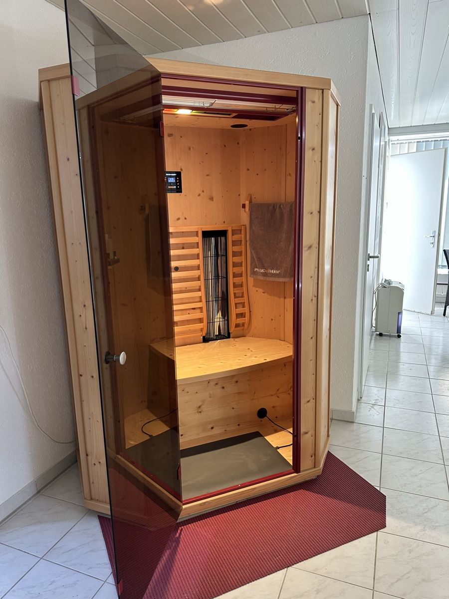 Saunas & Accessoires: infrarotkabine physio therm – D'occasion à Uttigen par edu_jn6l 2