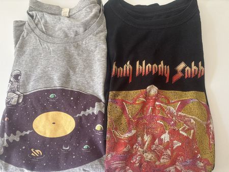 2 Stk.T-Shirts  Grösse L/XLschwarz/grau guter Zustand