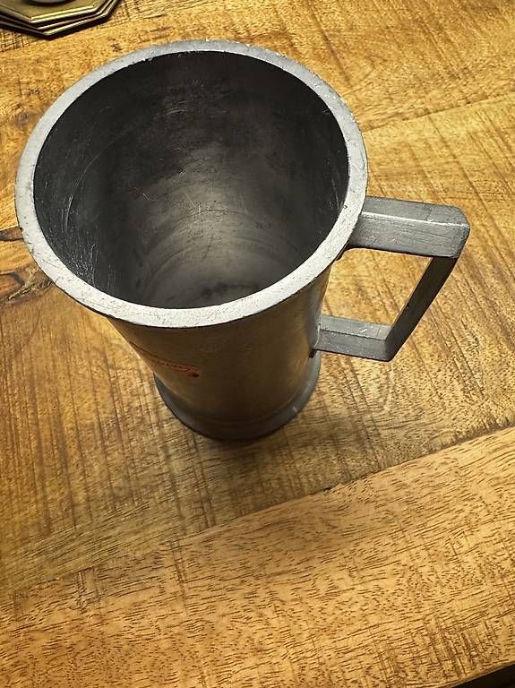 Tasses: Alte Becher  – D'occasion à Seuzach par Wolf936 1