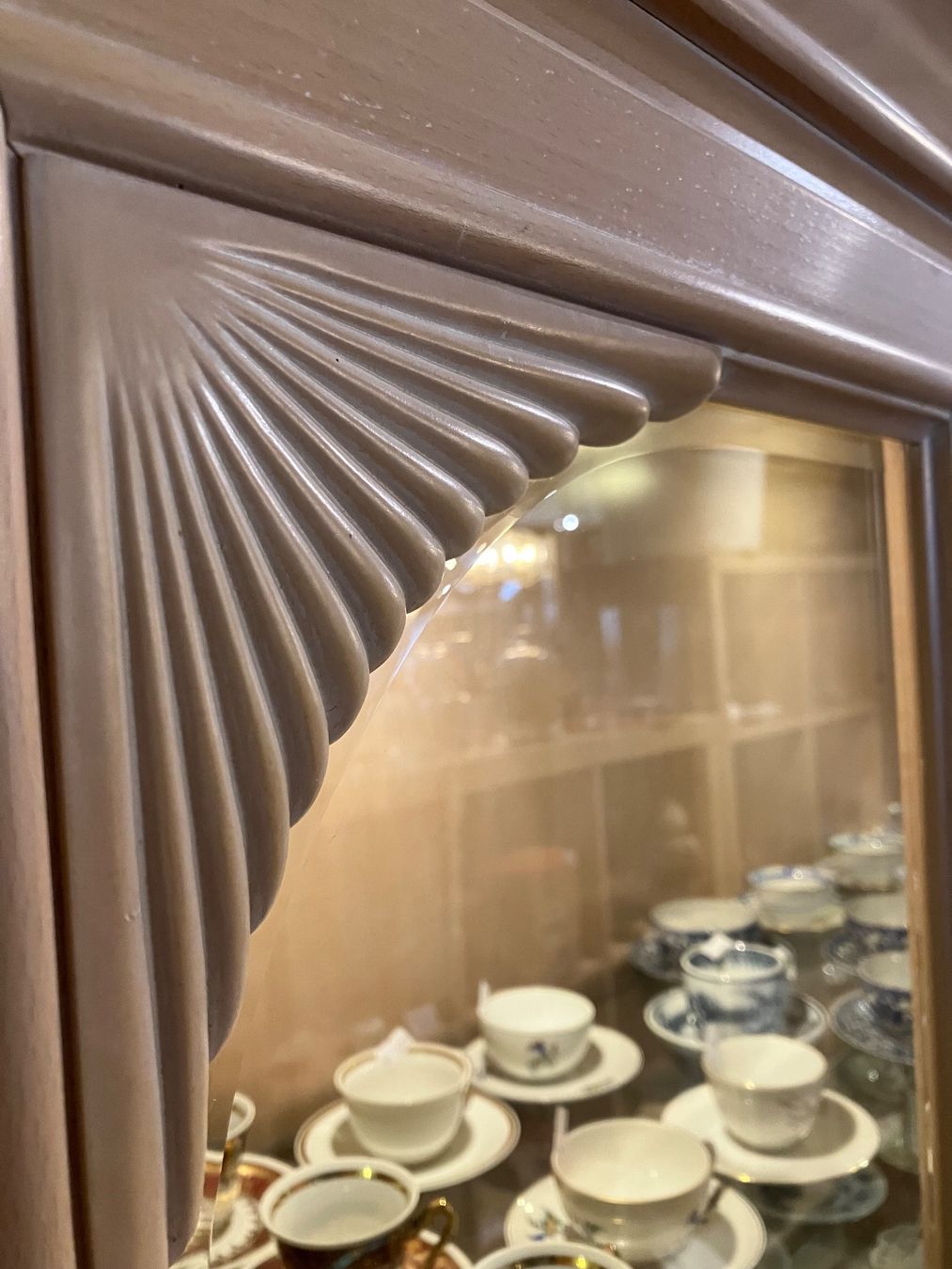 Vetrine: Edle Glasvitrine mit LED Spots – Usato da Erlenbach im Simmental! venduto da Simmentaler-Perlen 3
