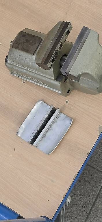 Gressel Tutti gli attrezzi: Schraubstock Grsse 125 mm – Usato da Weiningen ZH venduto da ped_fbx2 1