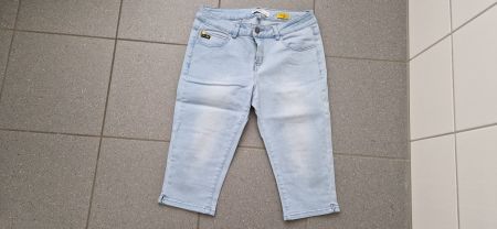 Capri Jeanshose Stretch hellblau Slim Fit - Gr. M - NEU