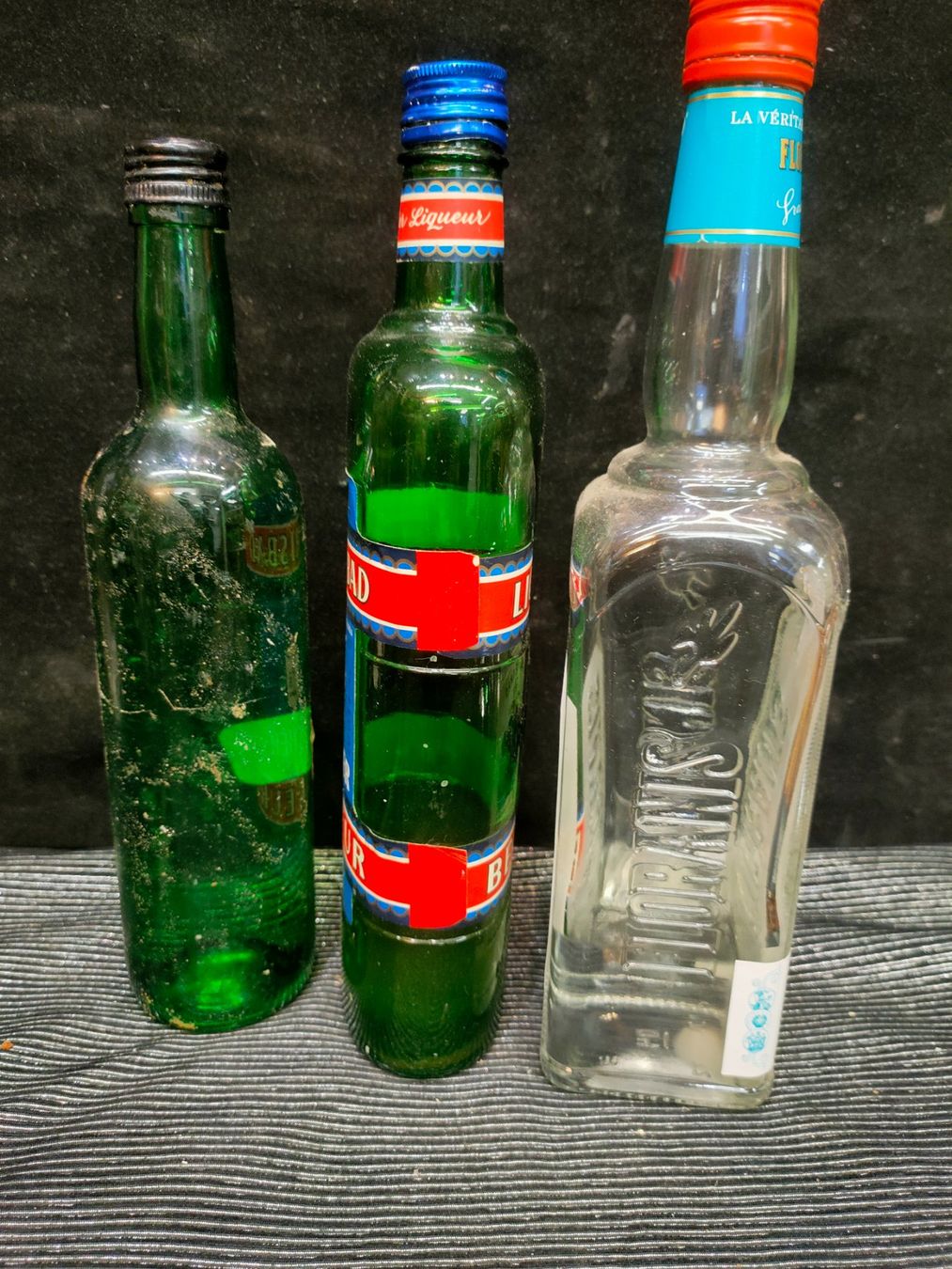 Bevande alcoliche: 3 BOUTEILLES VARIÉ ENTAMÉ – Usato da Genève venduto da Qanil77 1