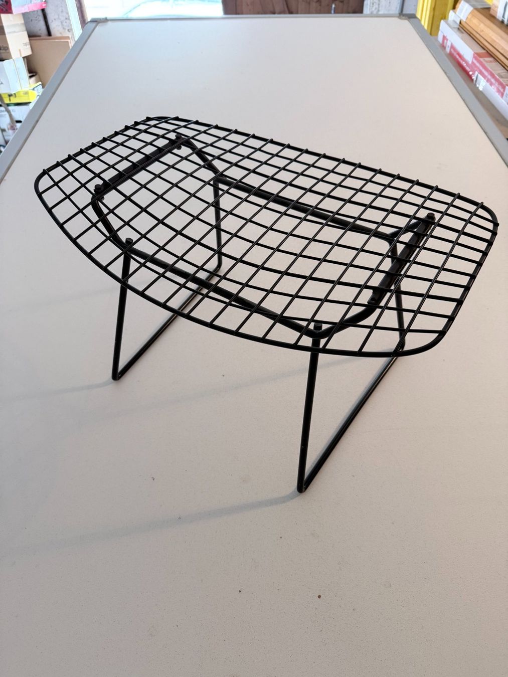 Sgabelli: Drahtgitter-Hocker / Ottoman aus der Bertoia Wire Collection – Usato da Uerikon venduto da Rabesh 1