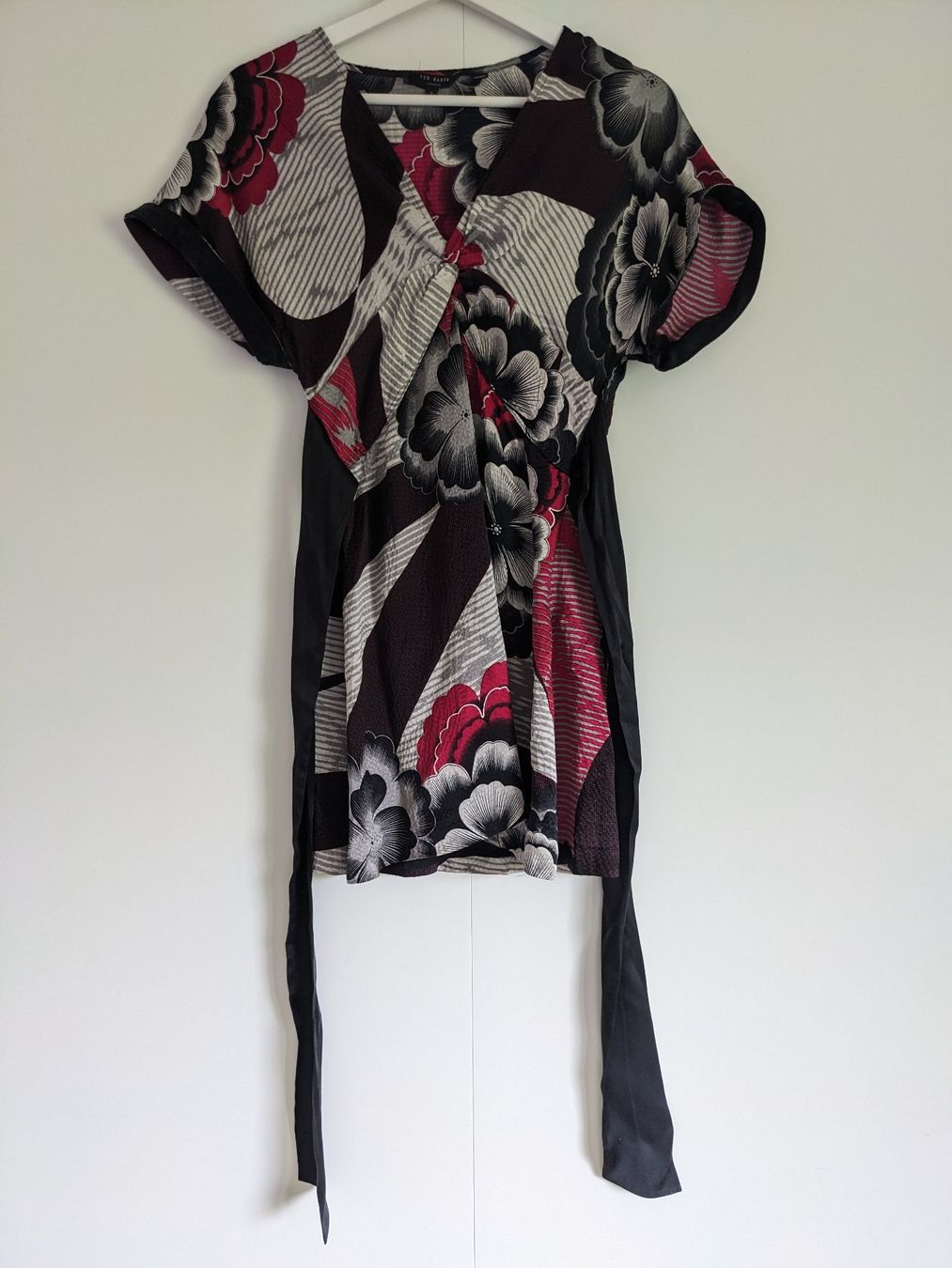 Ted Baker Vestiti: Ted Baker 100% Seide Bluse/ Kleid Gr. S (Gr. 1) – Usato da Lengnau AG venduto da Nathi88 1