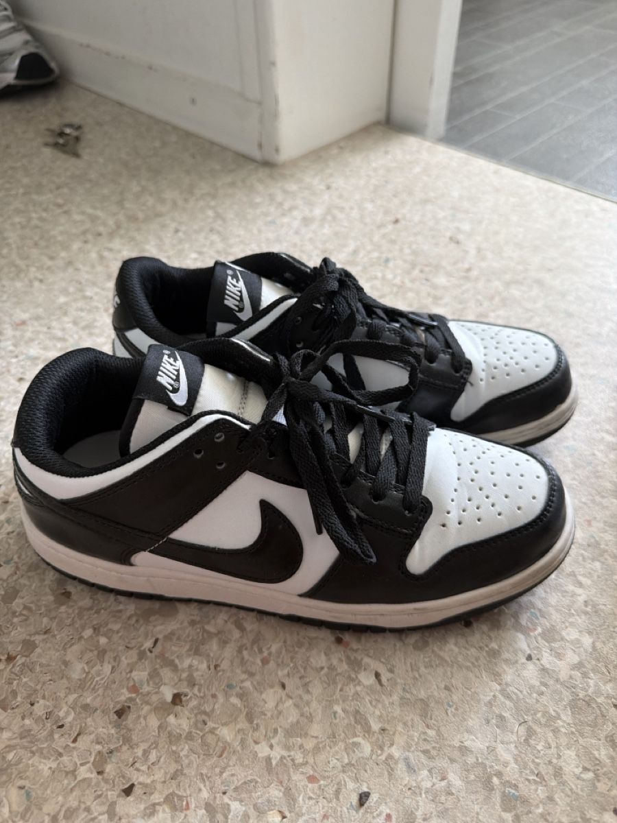 Nike Chaussures hommes: Nike Dunk Low Schwarz Weiss grösse 40 – Neuf (Voir description) à Luzern par Lorena.haj