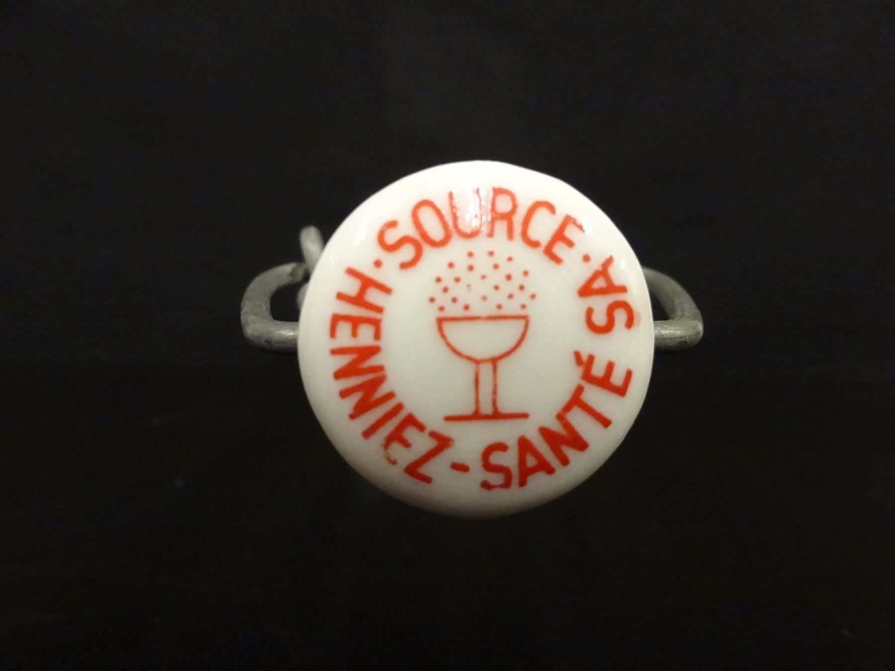 Bicchieri, Caraffe & Bottiglie: alte Flasche HENNIEZ SANTÉ 1964 – Usato da Kerzers venduto da Flaschenposten 5
