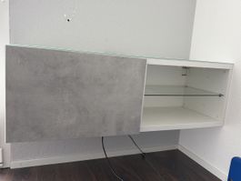Wandboard weiss grau Betonoptik mit Glasplatte gebraucht
