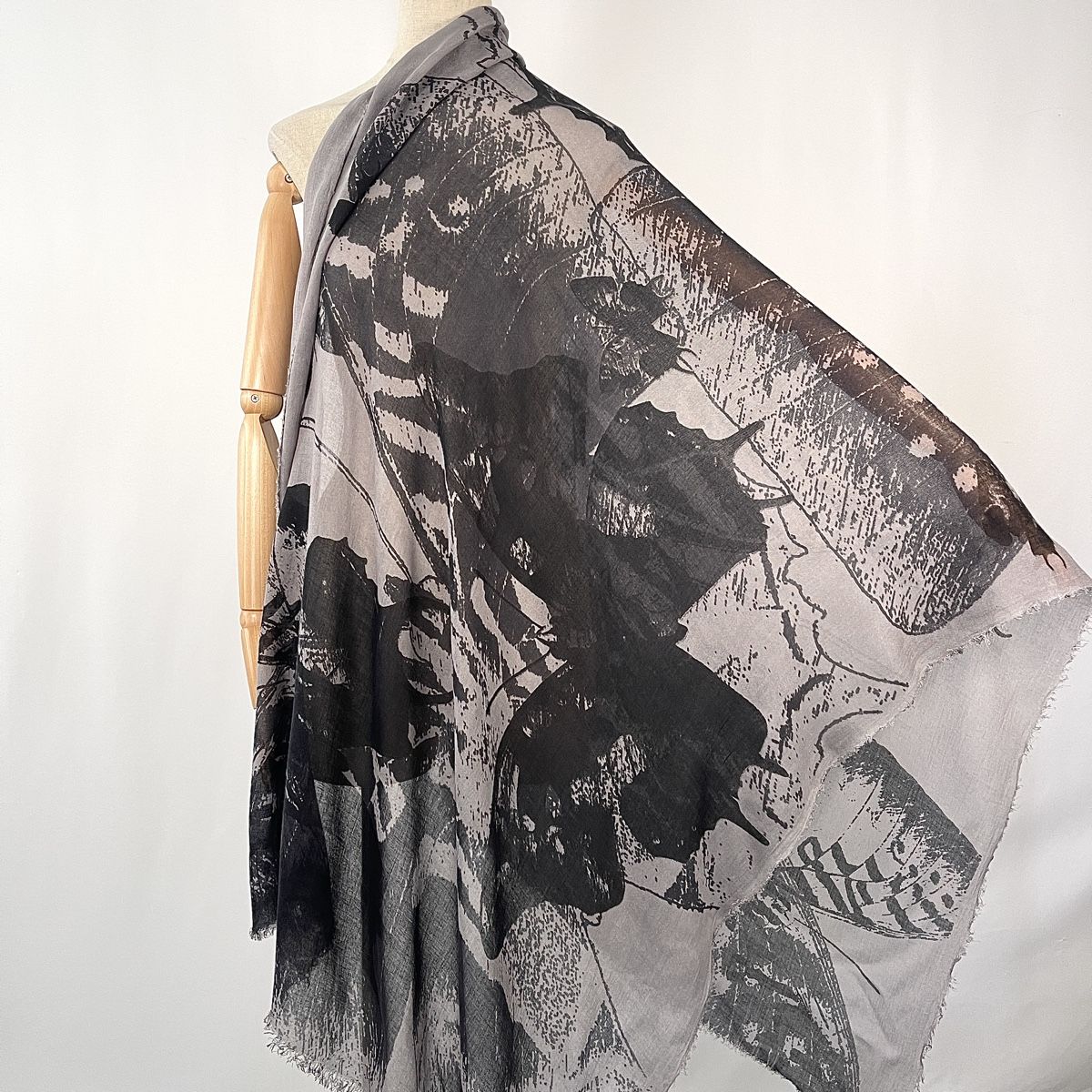 Repeat Foulard & Sciarpe: REPEAT Cashmere/Silk Scarf – Nuovo (secondo la descrizione) da Emmen venduto da Avviivva_Com2023