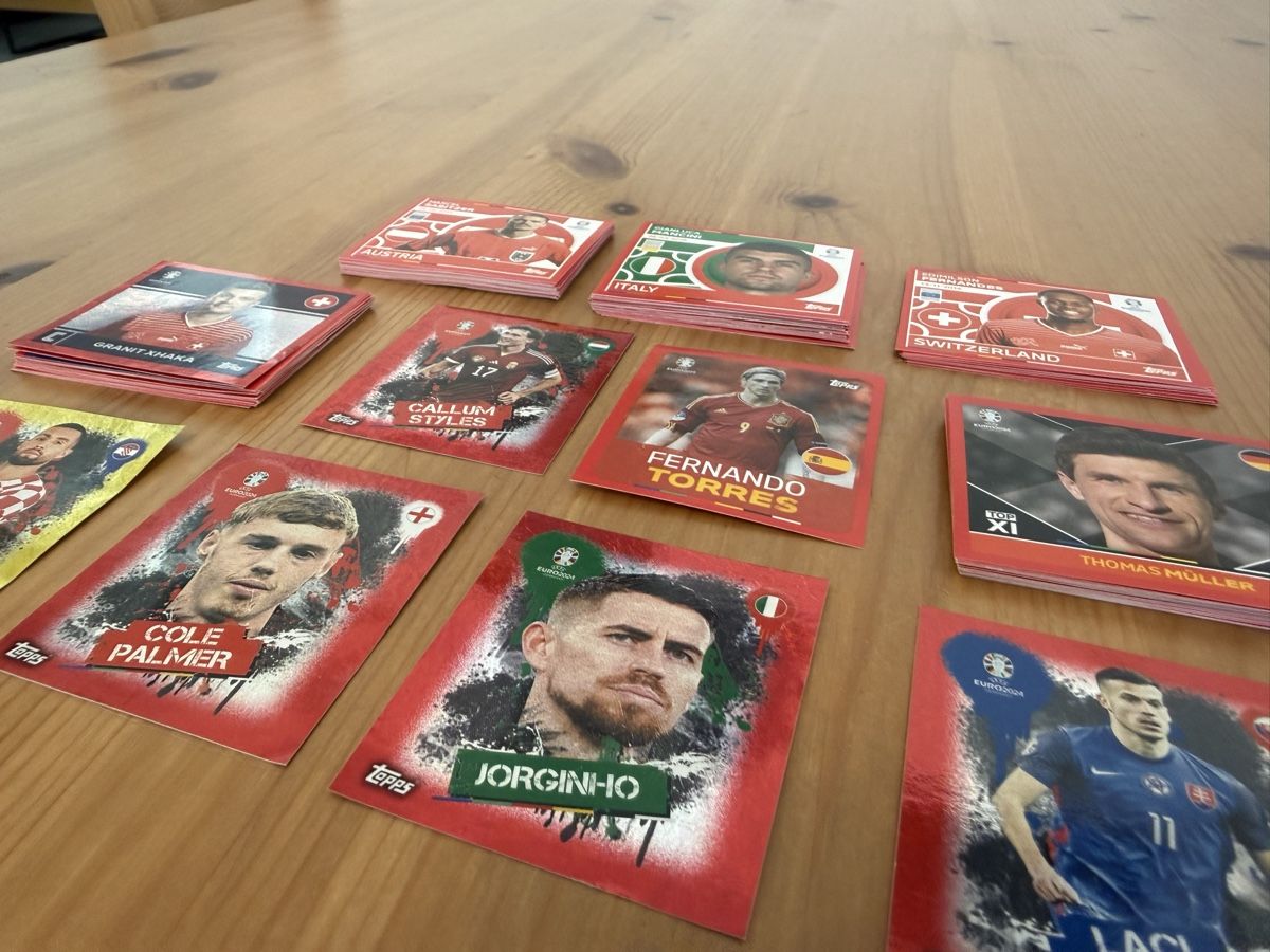 Topps Carte collezionabili: ÜBER 100 TOPPS EM 2024 STICKER – Usato da Böckten venduto da Verkaufen1985 1