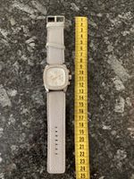 Moderne Uhr grau/silber