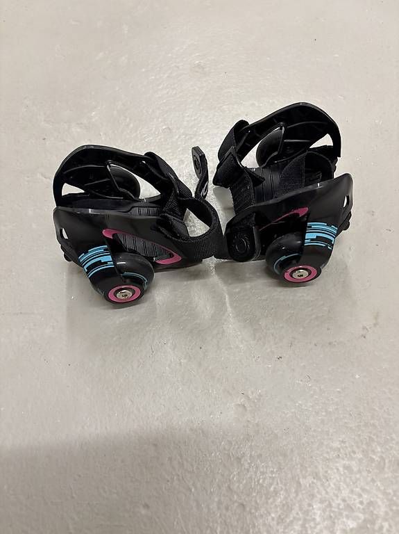 Pattini in linea & Pattini a rotelle: Snap-On-Rollschuhe, gebraucht (fast neu) – Usato da Rapperswil SG venduto da Pkk84 2