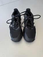 Adidas Tennisschuh, schwarz, Grösse 39.5