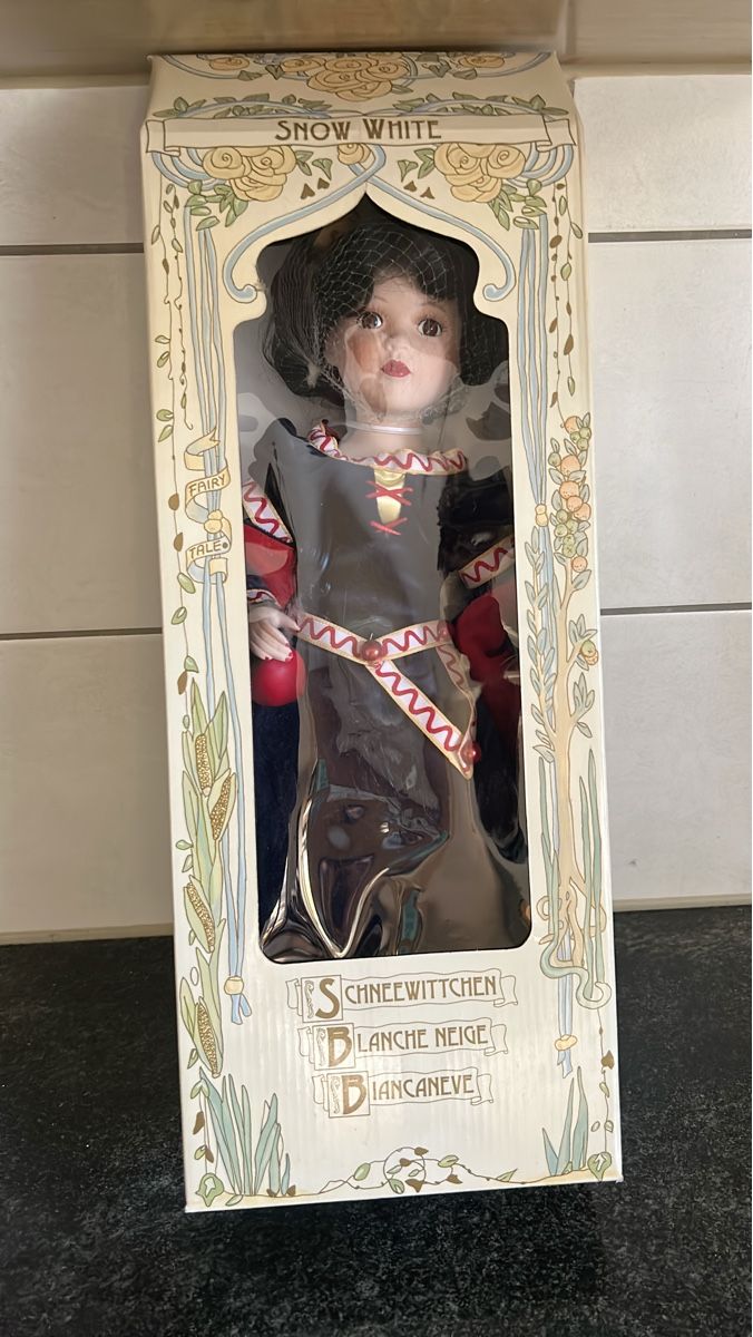 Bambole: Poupée Blanche-Neige de collection, édition limitée! – Nuovo e nell'imballaggio originale da Corcelles BE venduto da gig_b89c