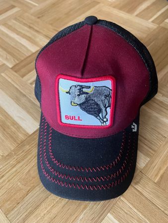 Casquette Goorin Bros The Farm BULL – Trucker rouge/noir
