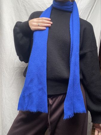 Blauer Schal