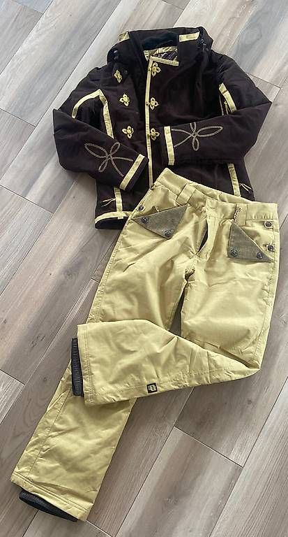 Completi: ORAGE Anzug 2-teilig Gr. L – Usato da Willerzell venduto da Triumph1725