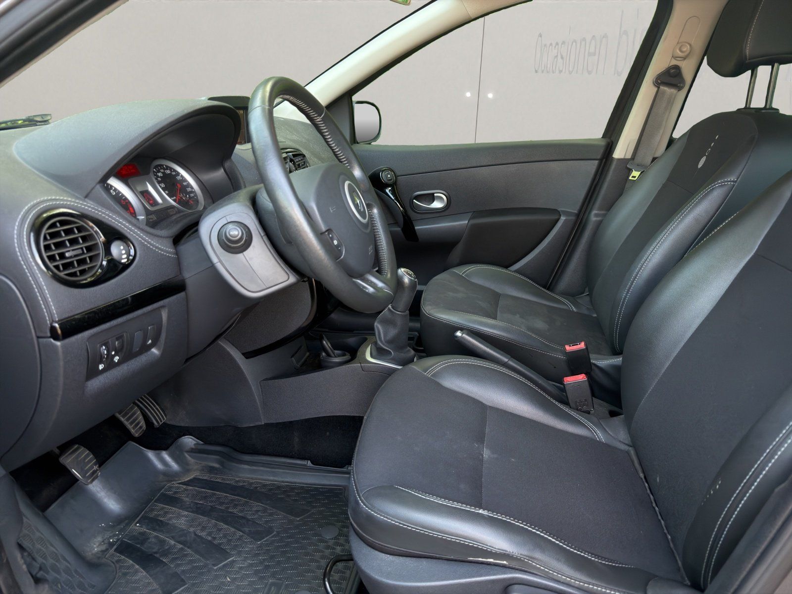 Renault Autos: Renault Clio 1.2 100 – Gebraucht aus Luzern von GGL-Luzern 3
