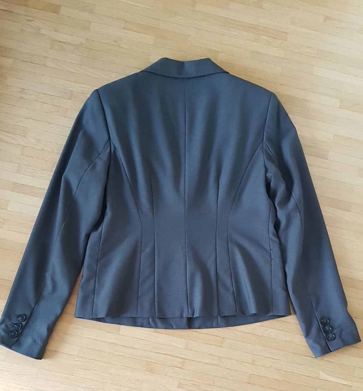 Giacche: Elégant blazer ajusté – Nuovo (secondo la descrizione) da Le Mont-sur-Lausanne venduto da olatiu 2