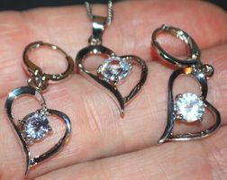 Schmuckset L-9896 – Herz Halskette & Ohrringe mit Strass