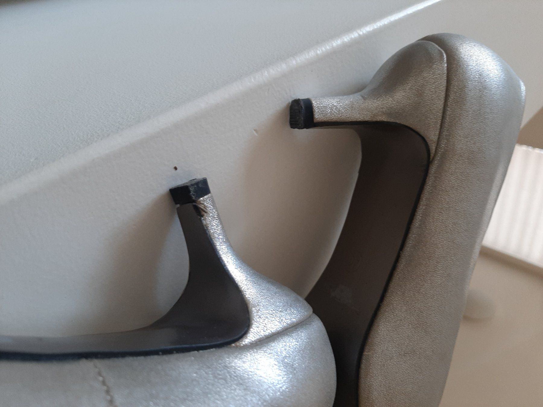 Damenschuhe: Damen-Schuh silber Gr. 40 mit 6cm-Absatz – Neu (gemäss Beschreibung) aus Zürich von Mr.Dachboden 1