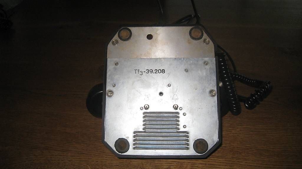 Téléphones: Tischtelefon Modell 50 – D'occasion à Fisibach par Goldcoast4215 4