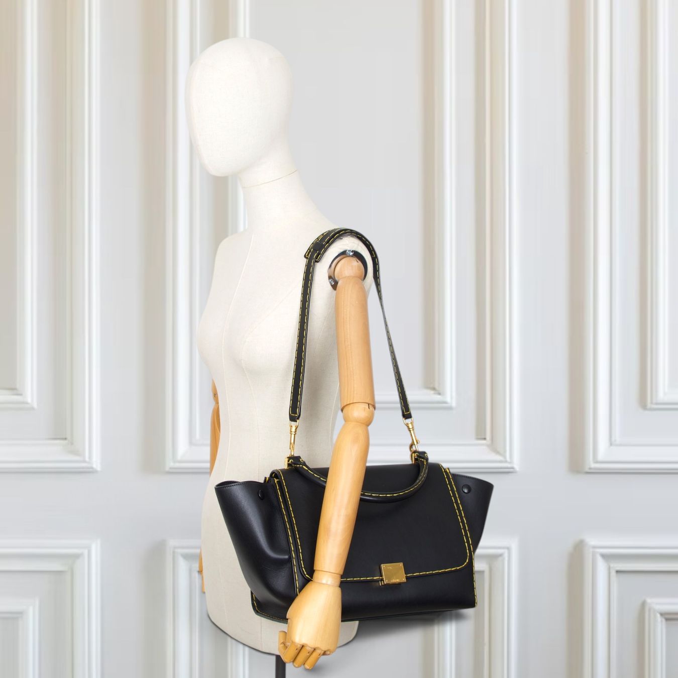 Celine Borse da donna: Céline Trapèze schwarz/gelb – Usato da Binningen venduto da Designerlabels 1